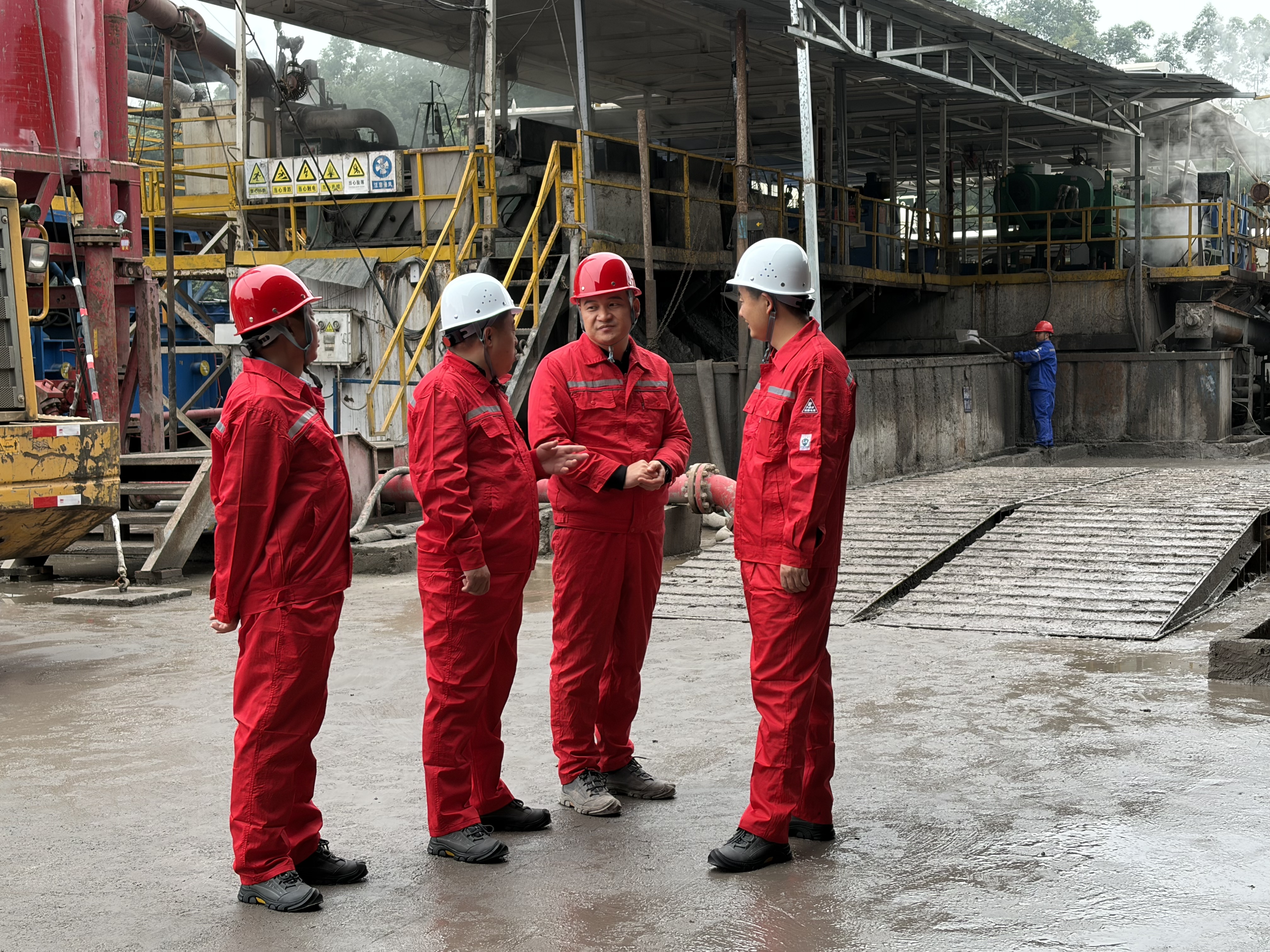 【安全督導(dǎo)·護(hù)航】中陜核集團(tuán)安全環(huán)保部部長(zhǎng)郭建軍一行赴生態(tài)公司泥漿不落地項(xiàng)目開(kāi)展安全生產(chǎn)專(zhuān)項(xiàng)檢查